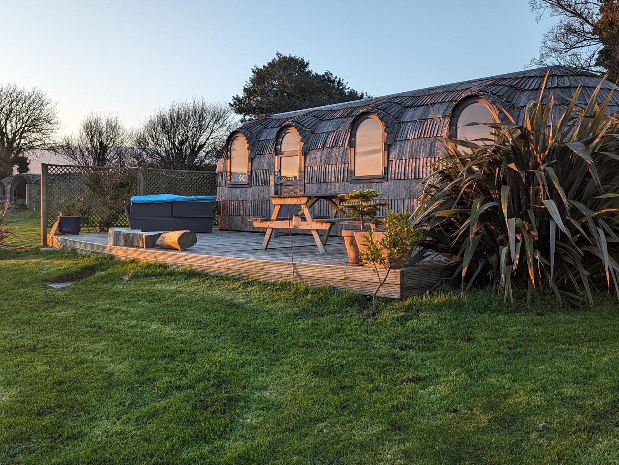 Апартаменти The Pasty - Lydcott Glamping Лоо Екстер'єр фото